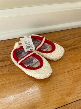 GAP Cream Knit Mary Jane Shoes with Red Trim